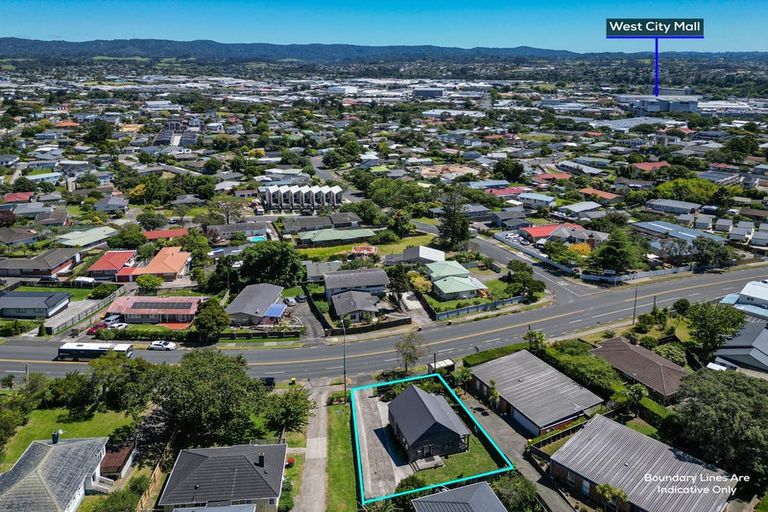 Photo of property in 261 Great North Road, Henderson, Auckland, 0612