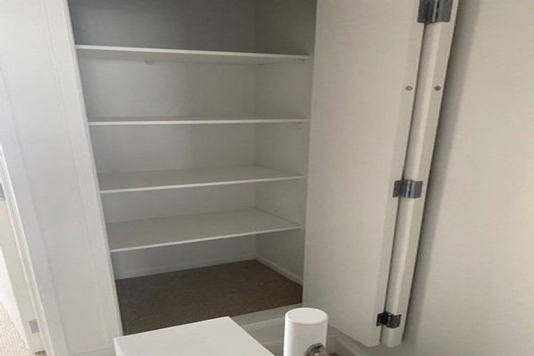 Photo of property in 19 Lyons Avenue, Murrays Bay, Auckland, 0630