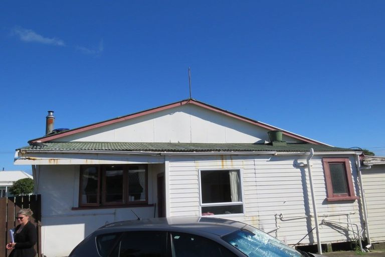 Photo of property in 33 Romilly Street, Westport, 7825