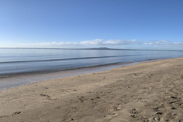 Photo of property in 2/59 Maxwelton Drive, Mairangi Bay, Auckland, 0630