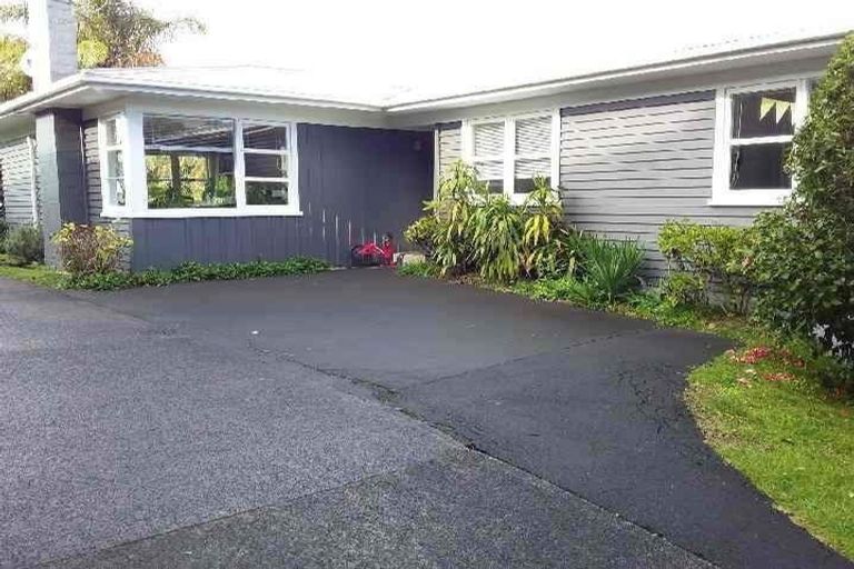 Photo of property in 17 Beach Road, Castor Bay, Auckland, 0620