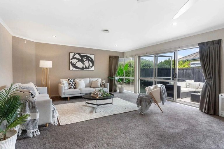 Photo of property in 32 Popata Close, Papamoa Beach, Papamoa, 3118