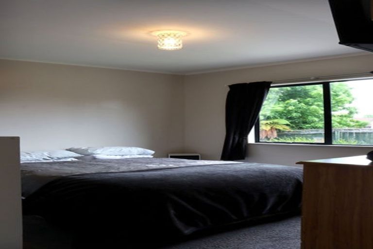 Photo of property in 48 Newton Place, Westbrook, Palmerston North, 4412