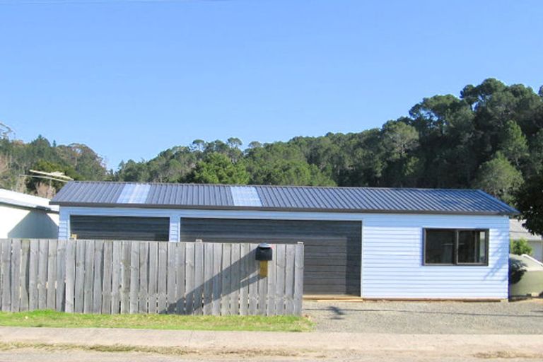 Photo of property in 2 Captain Cook Road, Cooks Beach, Whitianga, 3591