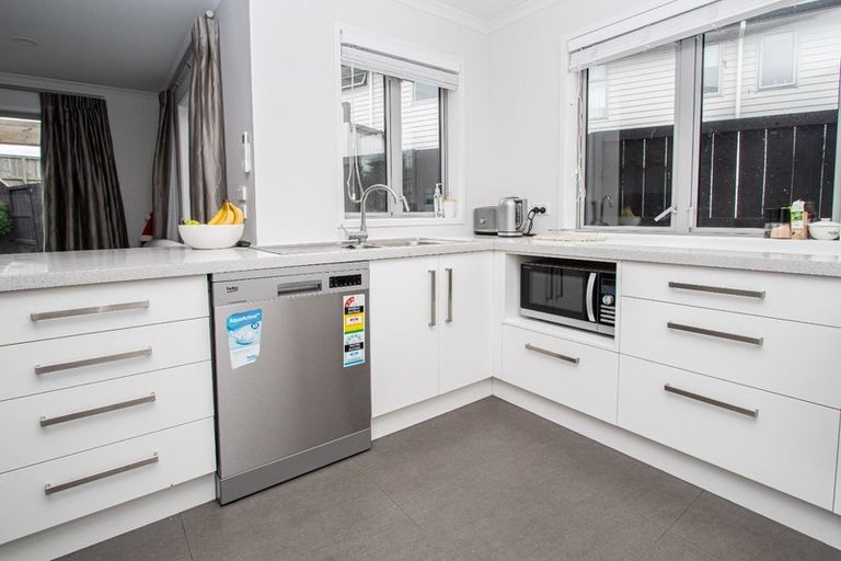 Photo of property in 2/1 Hibiscus Avenue, Hamilton Lake, Hamilton, 3204