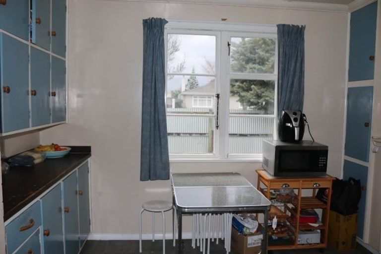 Photo of property in 660 Featherston Street, Roslyn, Palmerston North, 4414