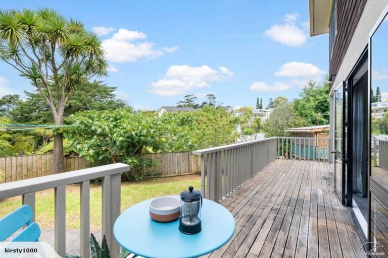 Photo of property in 2/7 Juneau Place, Glendene, Auckland, 0602