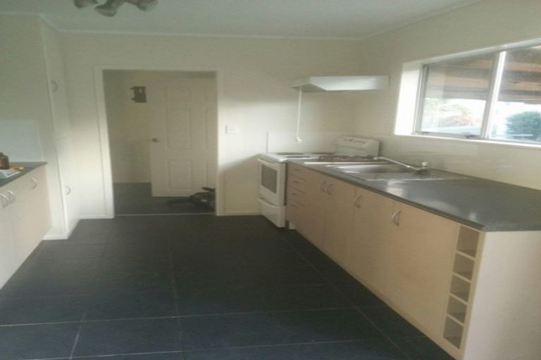 Photo of property in 21 Mona Vale, West Harbour, Auckland, 0618