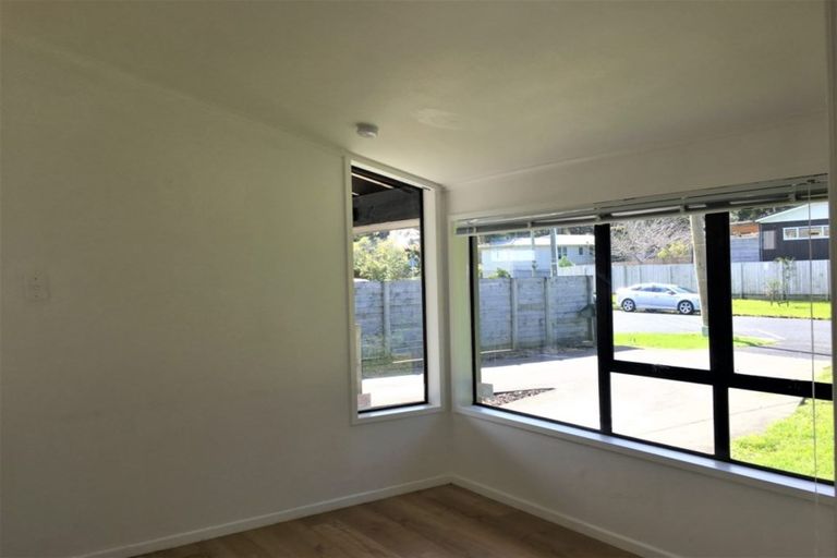 Photo of property in 213 Portage Road, Green Bay, Auckland, 0604