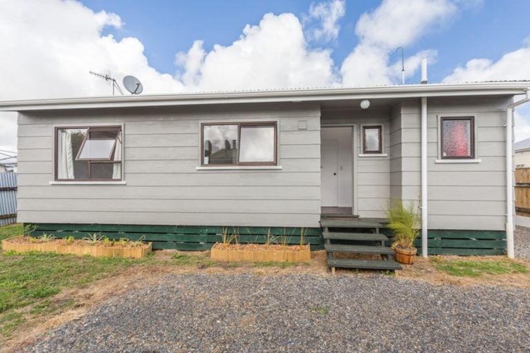 Photo of property in 100b Mako Mako Road, Levin, 5510