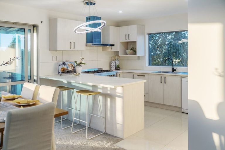 Photo of property in 2 Dhaka Lane, Ranui, Auckland, 0612