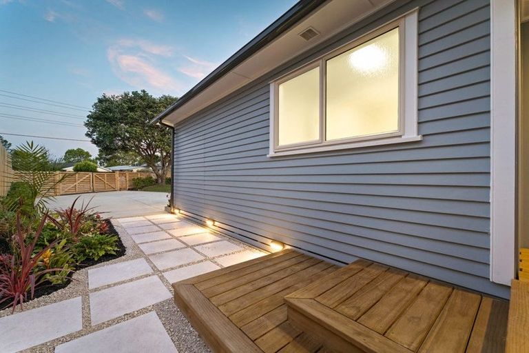 Photo of property in 23b Woodglen Road, Glen Eden, Auckland, 0602