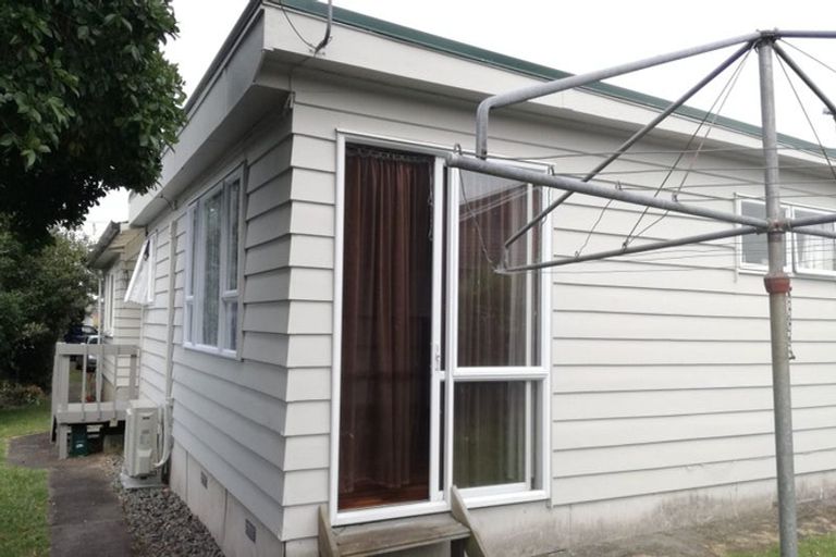 Photo of property in 14 Youngs Road, Papakura, 2110