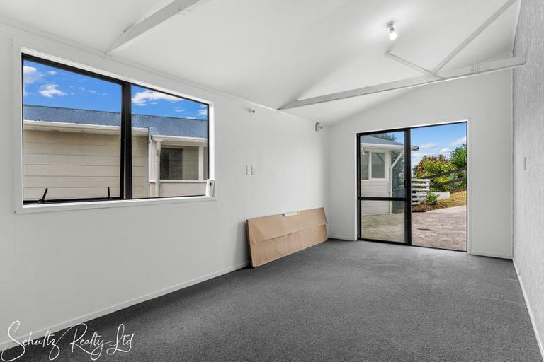 Photo of property in 43 Gorge Road, Maungaturoto, 0520
