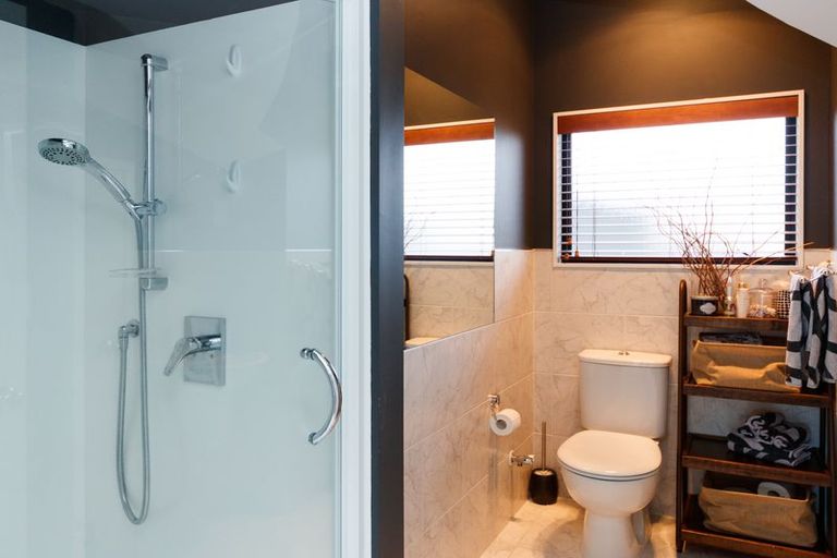 Photo of property in 187 Ruapehu Drive, Fitzherbert, Palmerston North, 4410