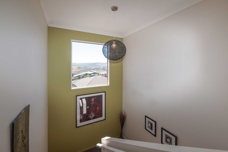 Photo of property in 43 Erlestoke Crescent, Churton Park, Wellington, 6037