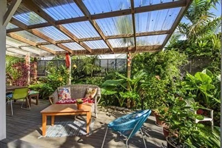 Photo of property in 1/1 Owens Road, Devonport, Auckland, 0624