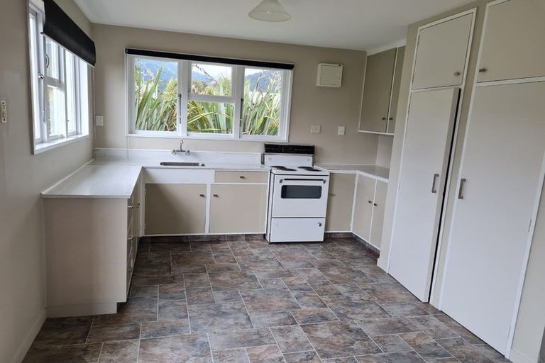 Photo of property in 7 Roberts Street, Whataroa, 7886