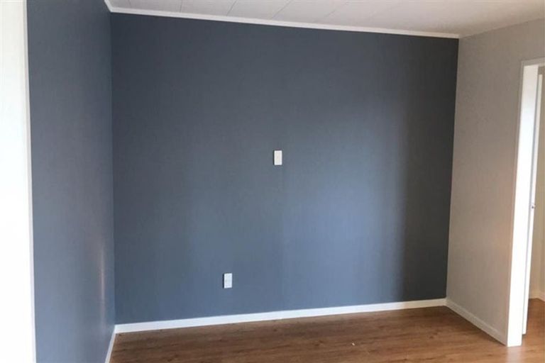 Photo of property in 30 Silverstone Place, Henderson, Auckland, 0612