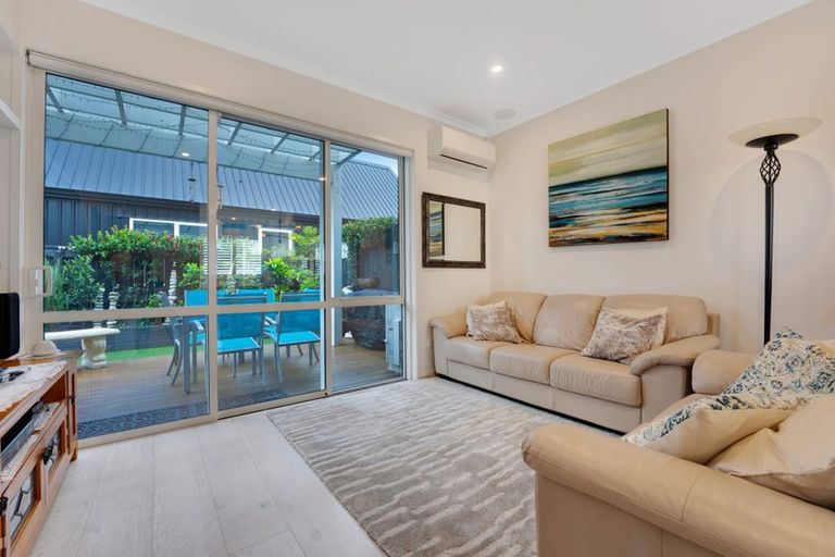 Photo of property in 9 Poaka Road, Hobsonville, Auckland, 0616