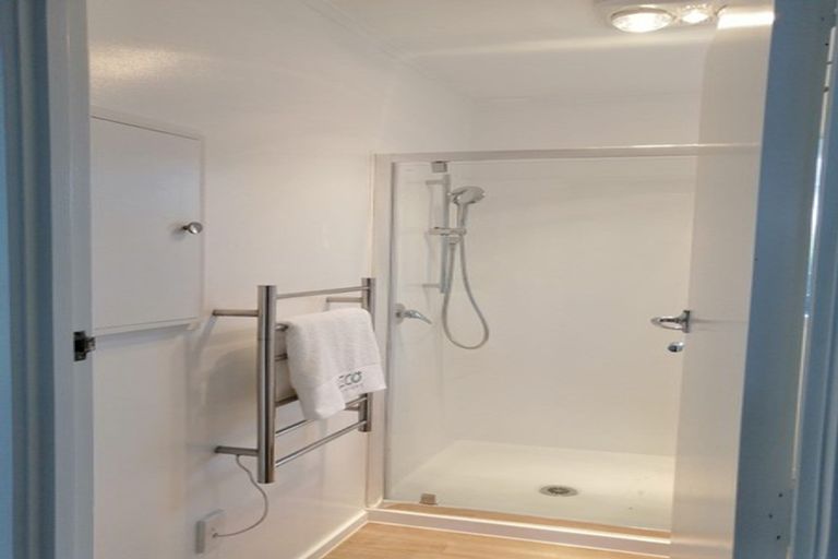 Photo of property in 3/240 Hurstmere Road, Takapuna, Auckland, 0622