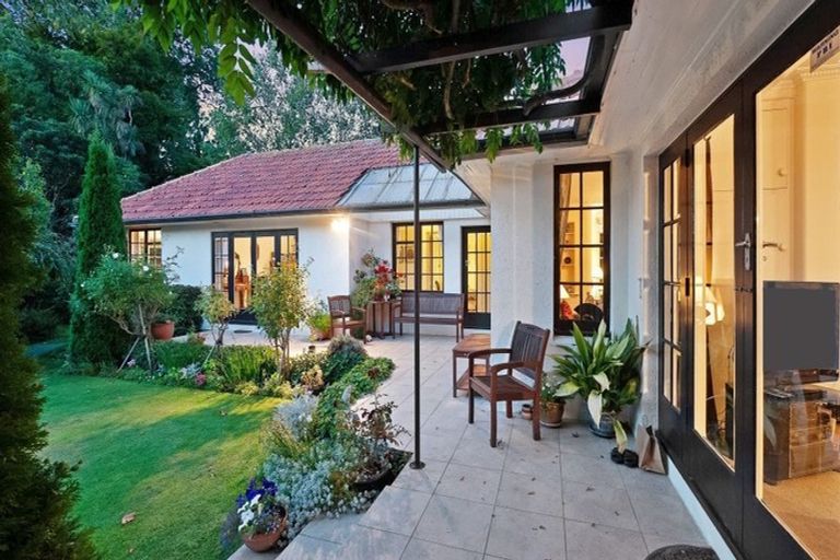 Photo of property in 19 Glandovey Road, Fendalton, Christchurch, 8052