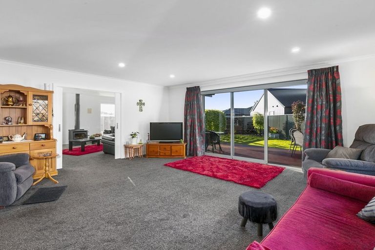 Photo of property in 33 Silver Springs Boulevard, Mosgiel, 9024