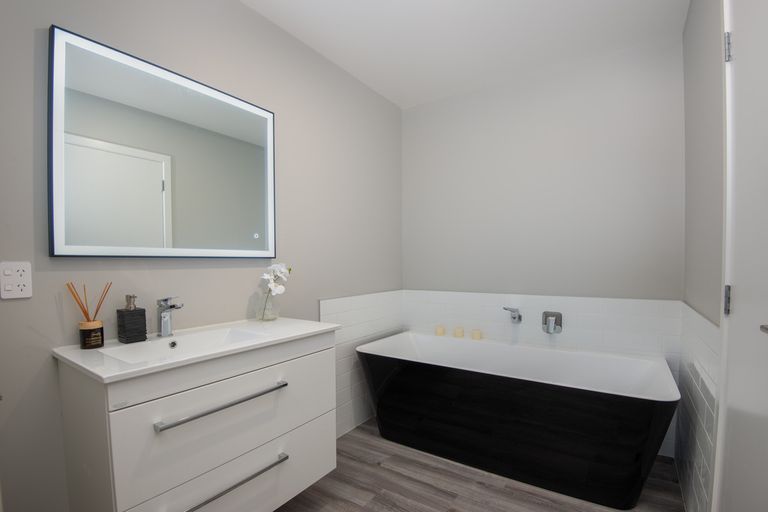 Photo of property in 17 Rodeo Place, Outram, 9019