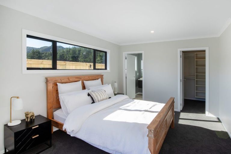 Photo of property in 48 Te Ara O Roimata, Wainuiomata, Lower Hutt, 5014