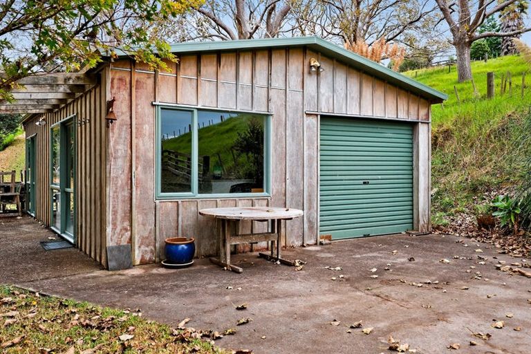 Photo of property in 102b James Road, Maungaturoto, 0587