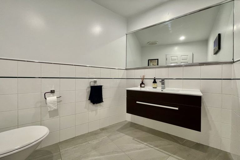 Photo of property in 17 Bay Lair Grove, Island Bay, Wellington, 6023