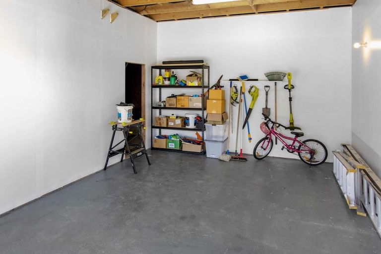 Photo of property in 9 Castle Crescent, Stokes Valley, Lower Hutt, 5019