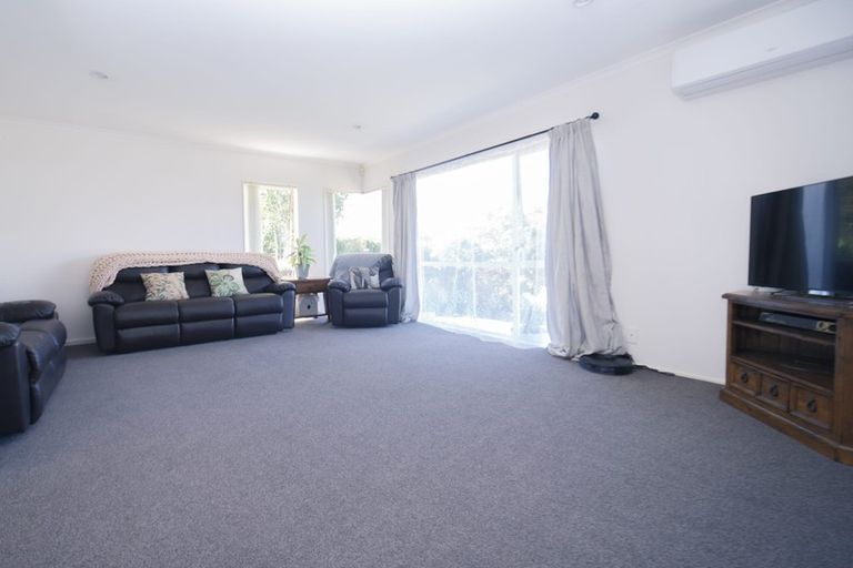 Photo of property in 1/11 Keswick Close, Northpark, Auckland, 2013