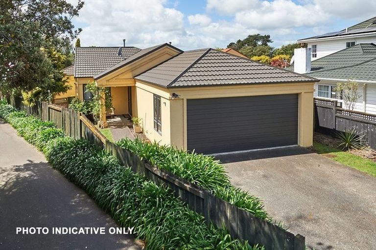 Photo of property in 68 Clifton Terrace, Fitzherbert, Palmerston North, 4410