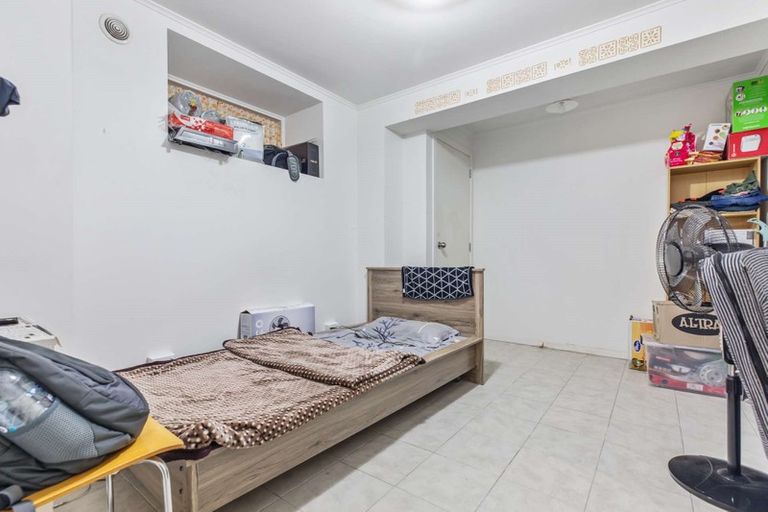 Photo of property in 1/10 Bishop Street, Green Bay, Auckland, 0604