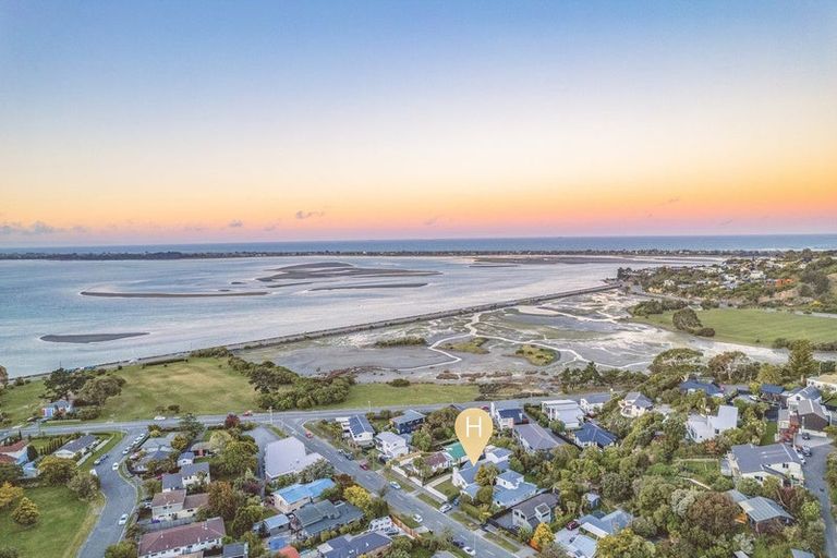 Photo of property in 9 Soleares Avenue, Mount Pleasant, Christchurch, 8081