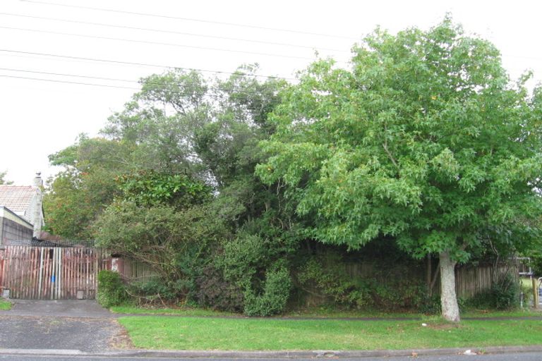 Photo of property in 12 Kamara Road, Glen Eden, Auckland, 0602