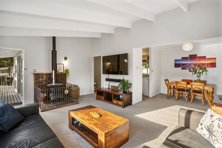 Photo of property in 2/99 Oaktree Avenue, Browns Bay, Auckland, 0630