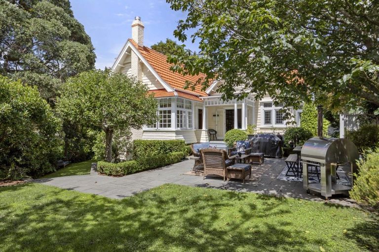 Photo of property in 1 Grove Road, Devonport, Auckland, 0624