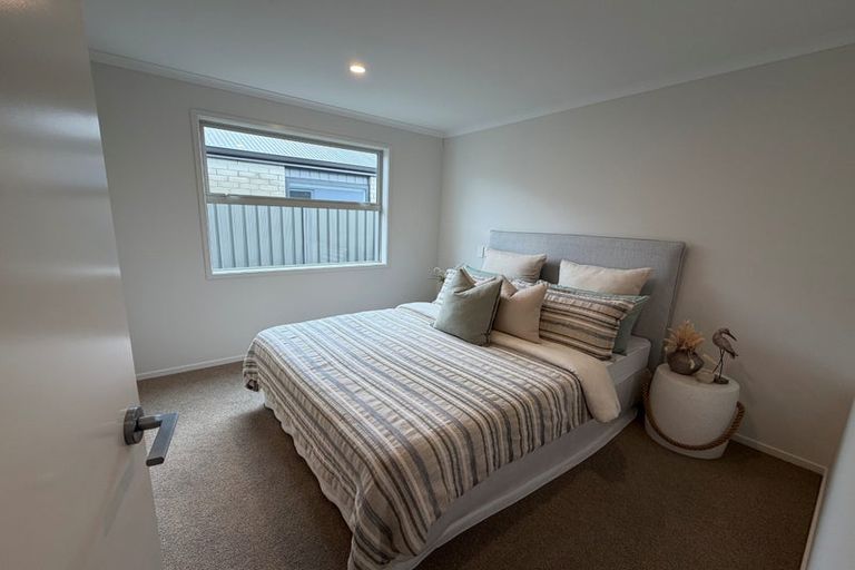 Photo of property in 23 Hammick Crescent, Pyes Pa, 3112