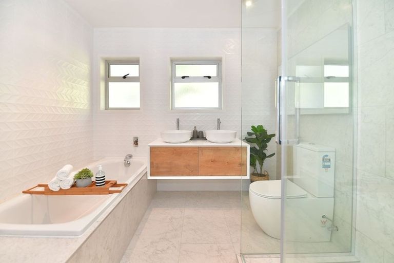 Photo of property in 153 Kowhai Road, Mairangi Bay, Auckland, 0630