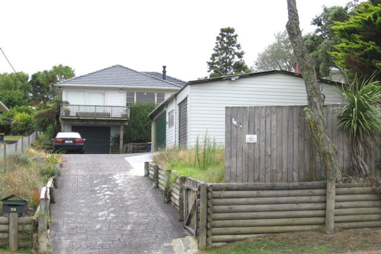 Photo of property in 39 Park Road, Glenfield, Auckland, 0629