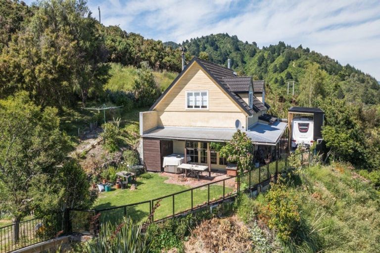 Photo of property in 51 Boons Valley Road, Waikawa, Picton, 7220