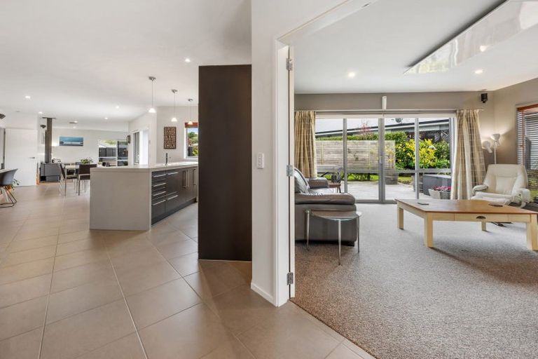 Photo of property in 60 Montgomery Crescent, Kinloch, Taupo, 3377