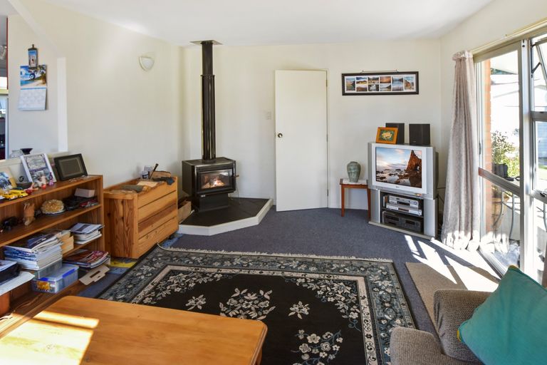 Photo of property in 16 Black Peak Road, Omarama, 9412