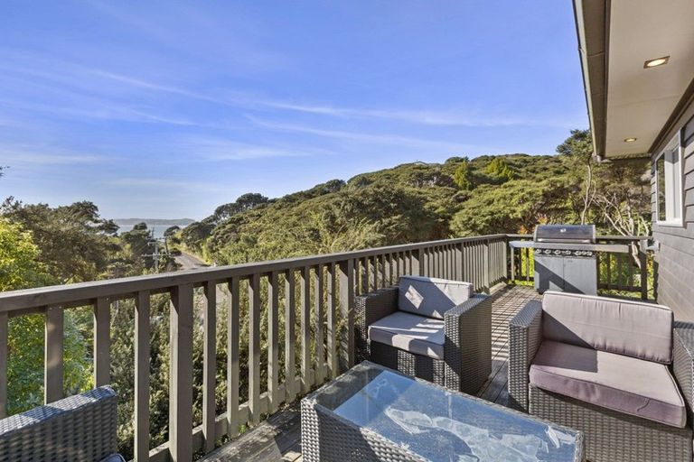Photo of property in 33 Whaanga Road, Raglan, 3297
