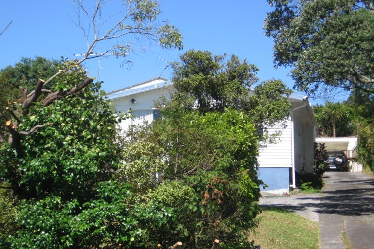 Photo of property in 1/497 Beach Road, Murrays Bay, Auckland, 0630