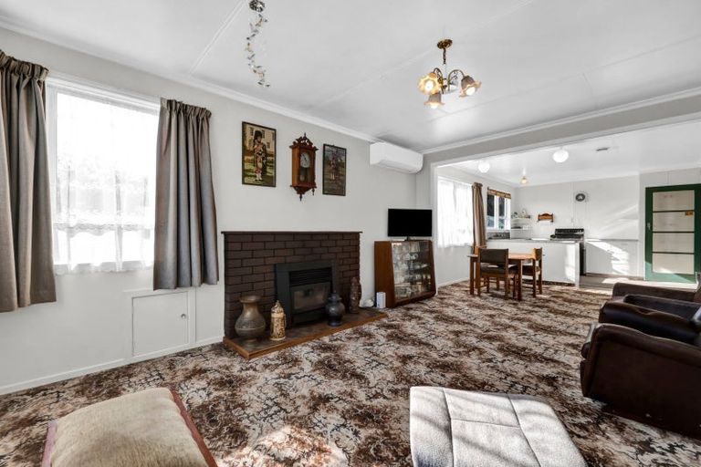 Photo of property in 9 Kowhai Street, Strandon, New Plymouth, 4312