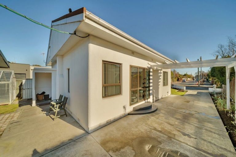 Photo of property in 17 Bradshaw Terrace, Riccarton, Christchurch, 8011