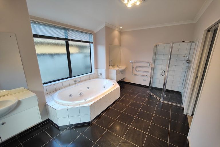 Photo of property in 44 Wiltshire Drive, Huntington, Hamilton, 3210